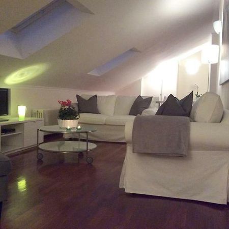 Apartment La Mansarda Alba  Bagian luar foto