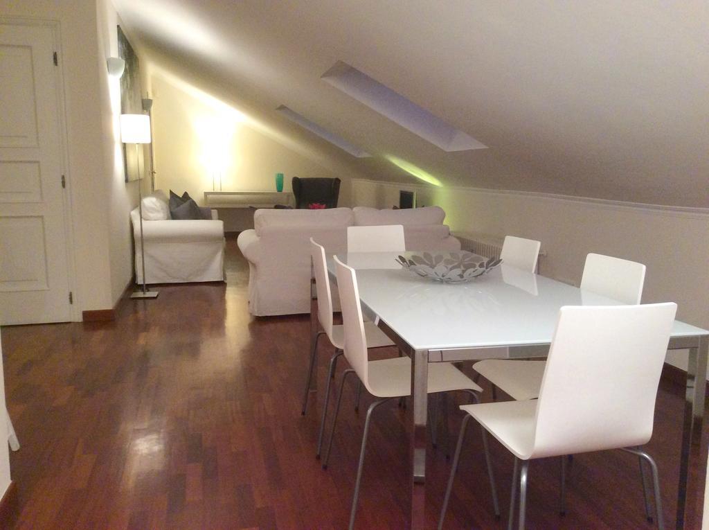 Apartment La Mansarda Alba  Ruang foto