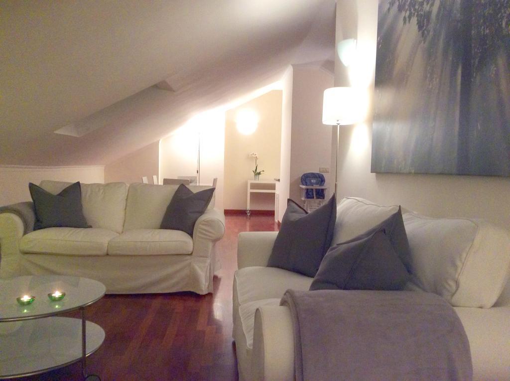 Apartment La Mansarda Alba  Ruang foto